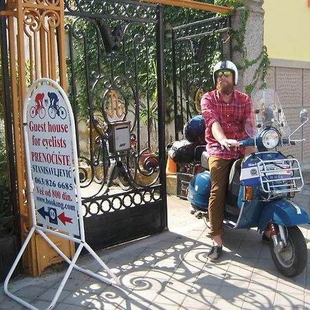 Hotel Base For Adventurers - Urban Guerrilla Negotin Exterior foto